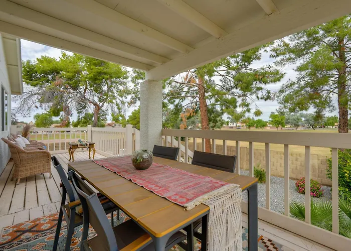 2 Mi To Dtwn: Gorgeous Gem W/ Private Yard Holiday home *