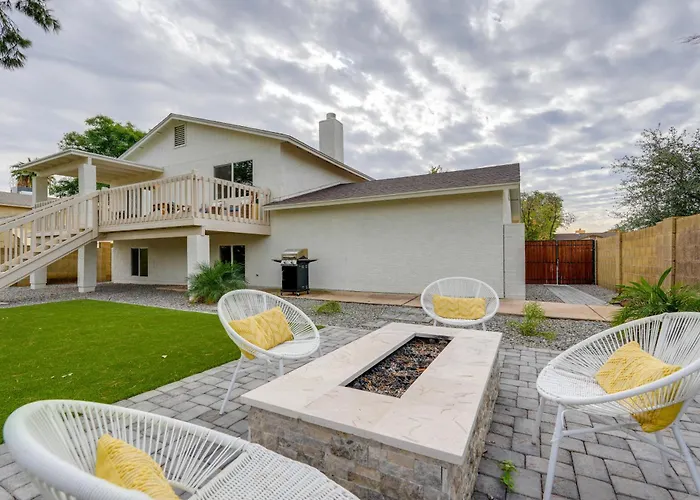 Holiday home 2 Mi To Dtwn: Gorgeous Gem W/ Private Yard Gilbert